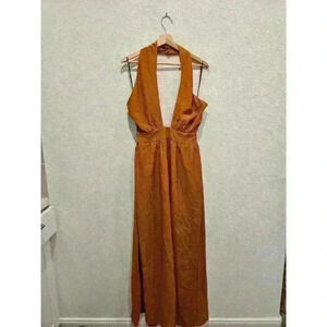 Crisscross maci halter dress. Mustard yellow.